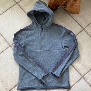 Under Armour pullover